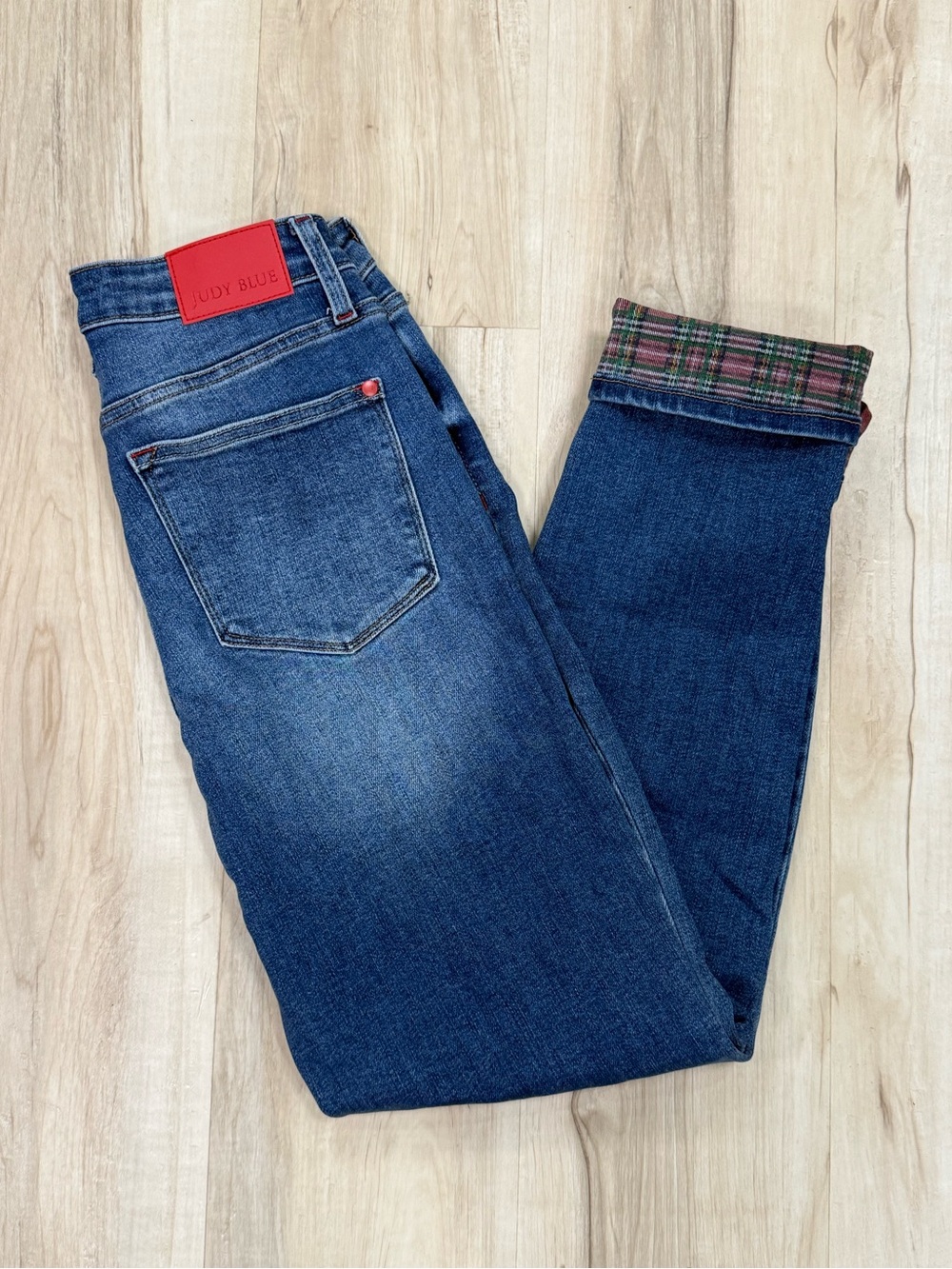 Judy Blue Boyfriend Fit Jeans in Blue • Plaid Cuff • Size 3/26 • Like New